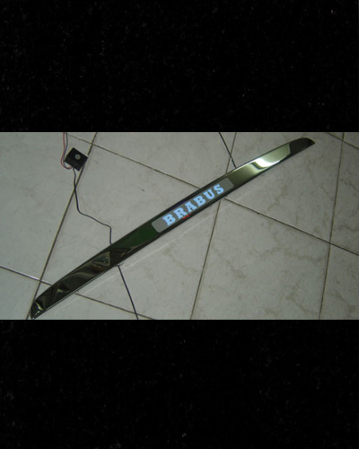 LOGO LED TRÊN BIỂN SỐ MER W220